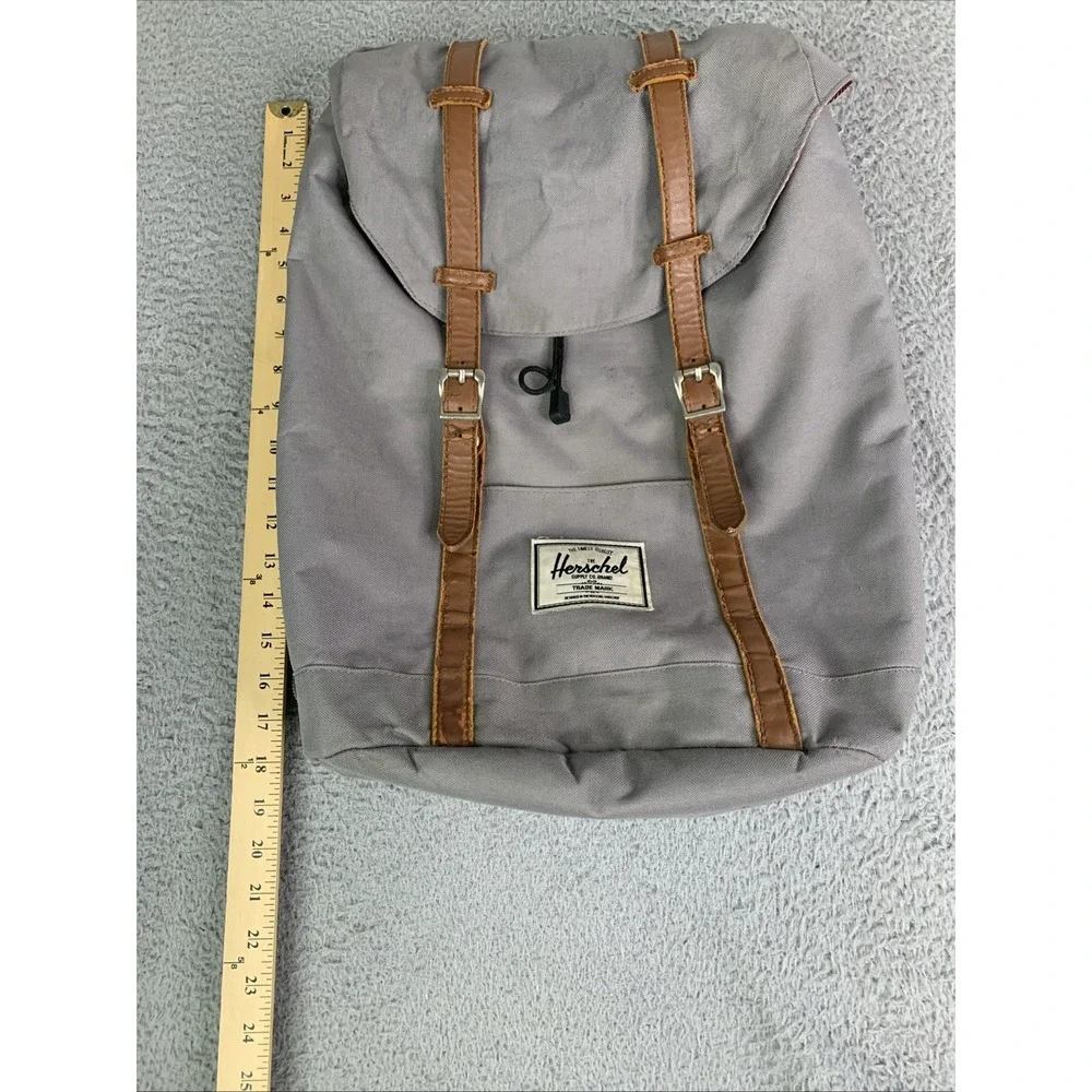 Herschel Classic Retreat Backpack Grey/Tan Gargoyle 19.5L Hold 15in Laptop